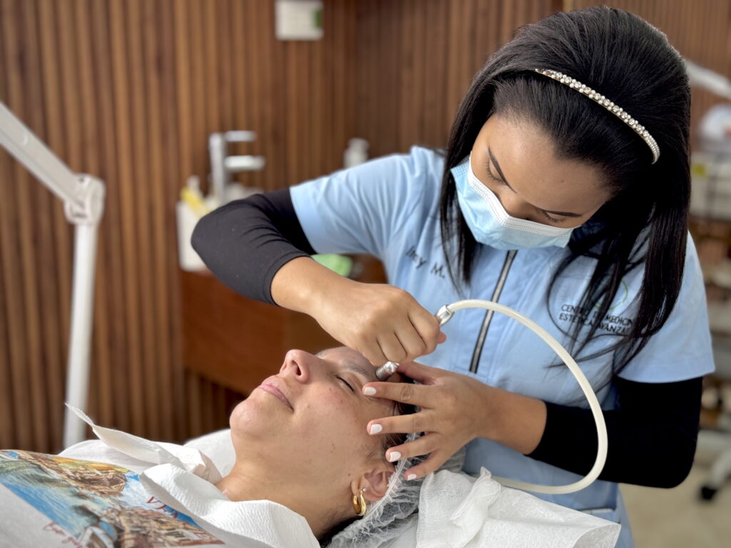 ireny-martinez-facial-microdermoabrasion-esteticaavanzada-santiago-republica-dominicana